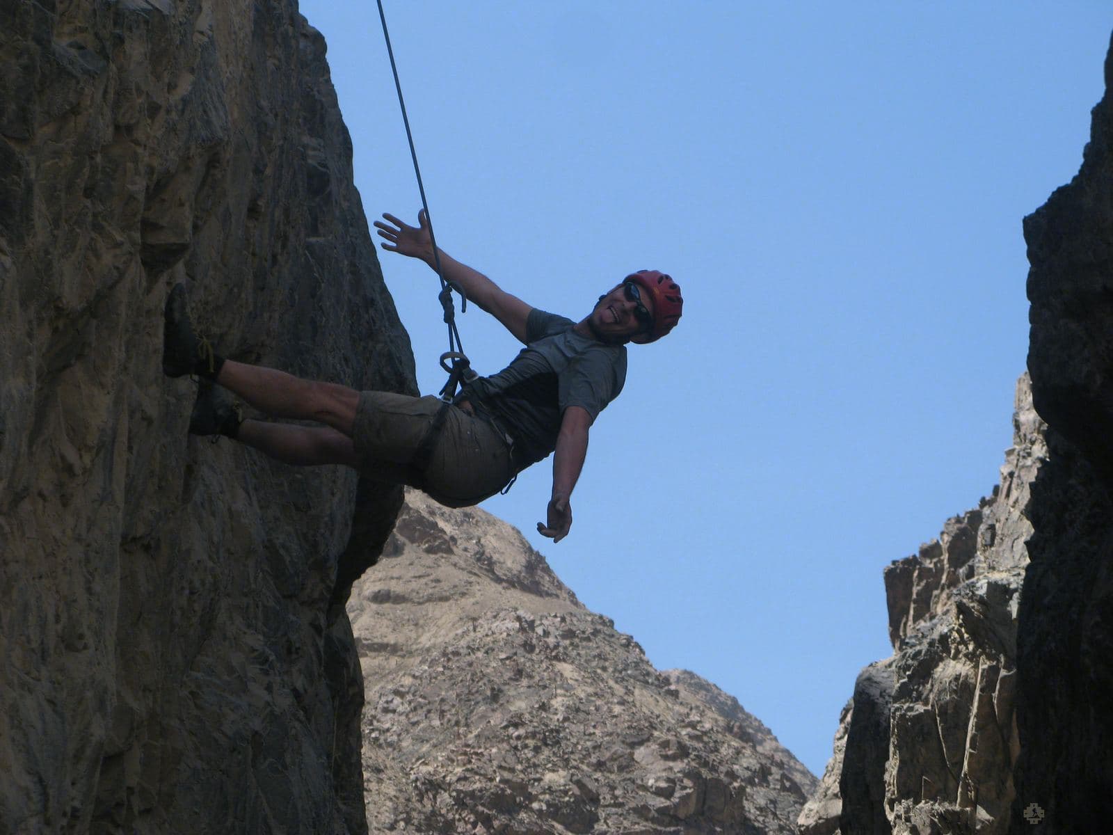 PERU ABSEILING TOURS - RAPPEL GUIDED TOUR